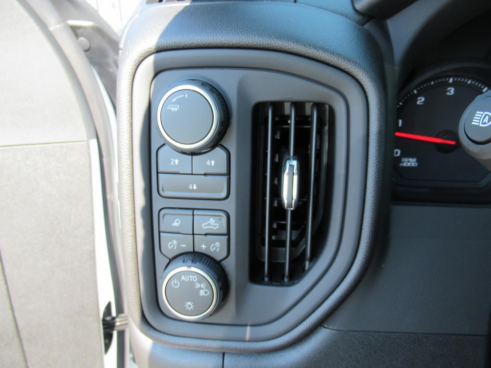 2026 Chevrolet Silverado 3500 HD WT DRW