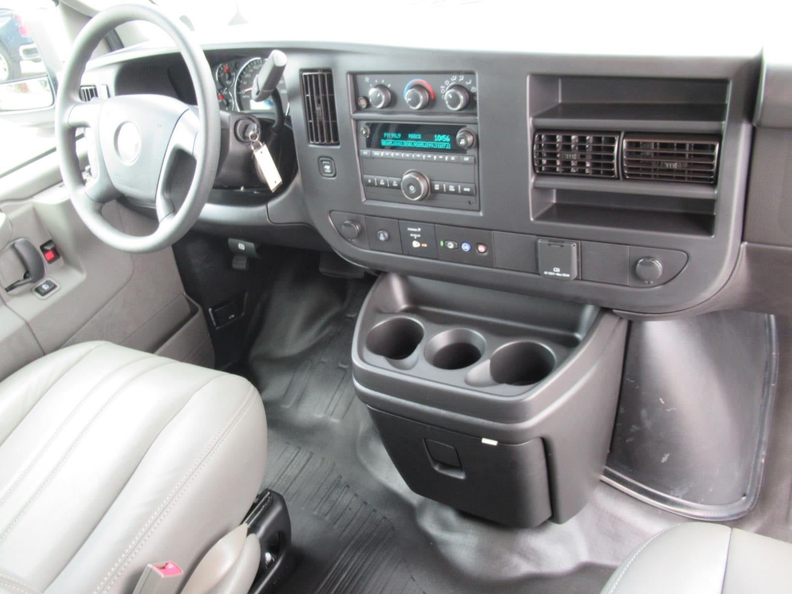 2025 Chevrolet Express Cargo WT