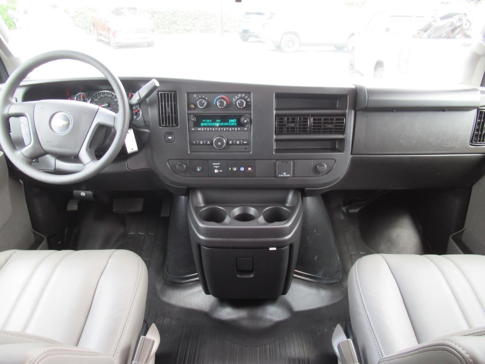 2025 Chevrolet Express Cargo WT