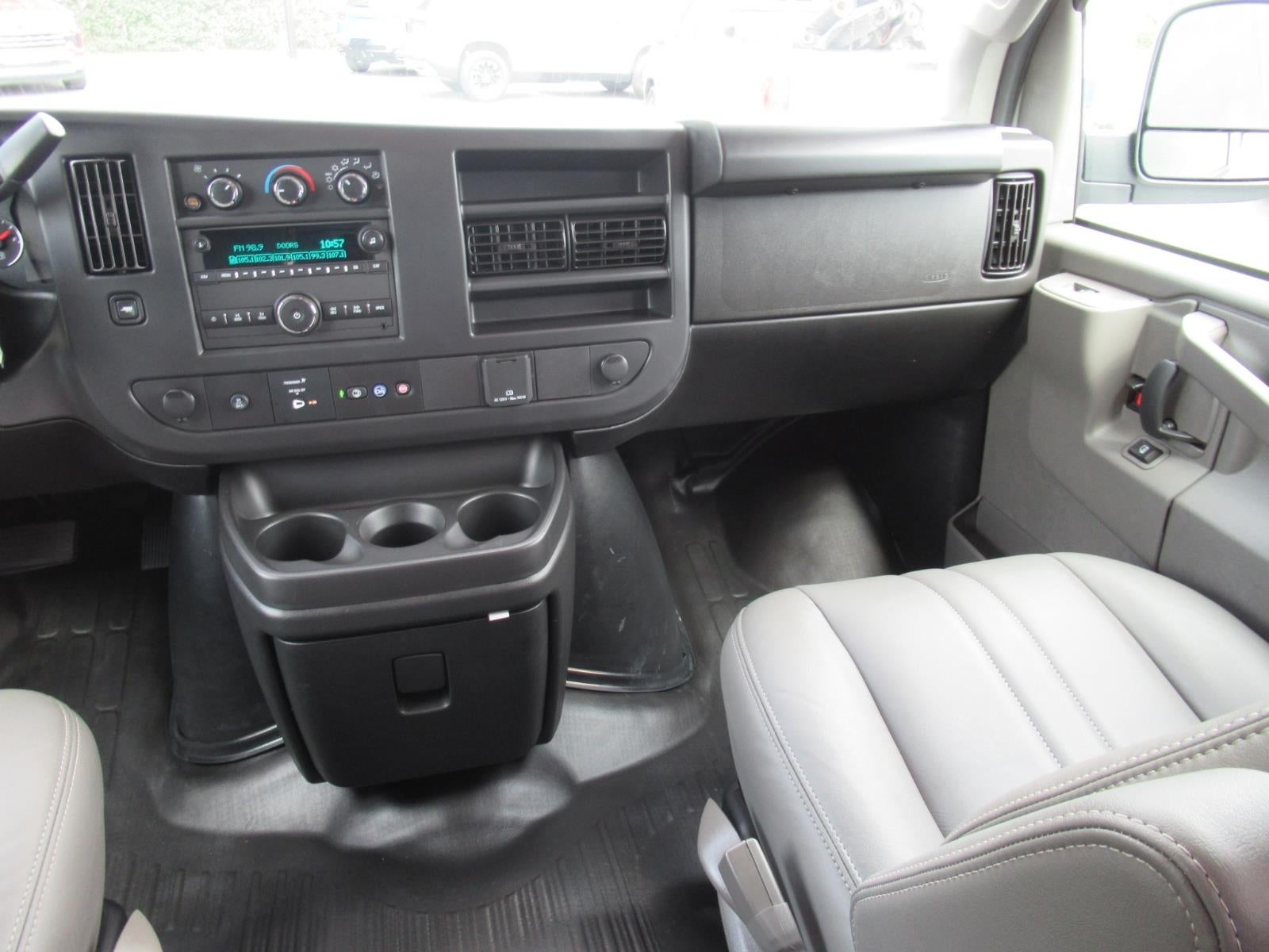 2025 Chevrolet Express Cargo WT