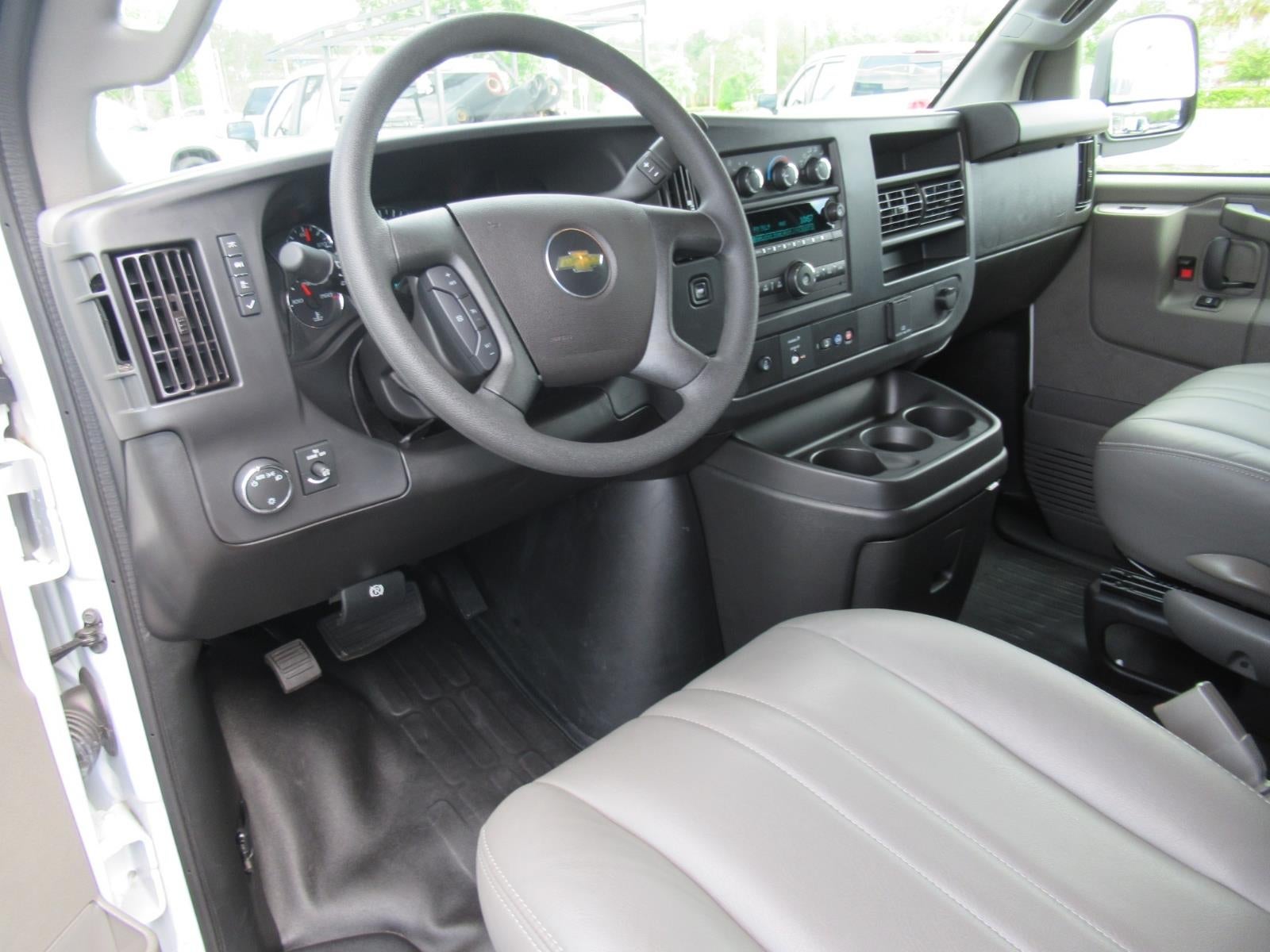 2025 Chevrolet Express Cargo WT