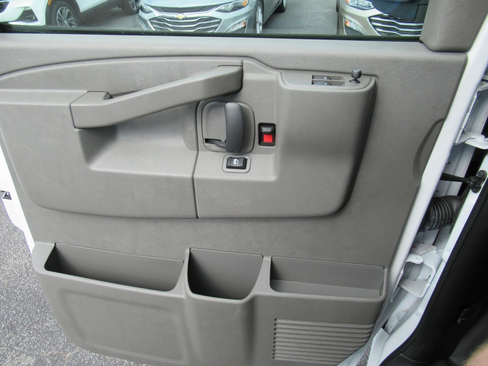 2025 Chevrolet Express Cargo WT