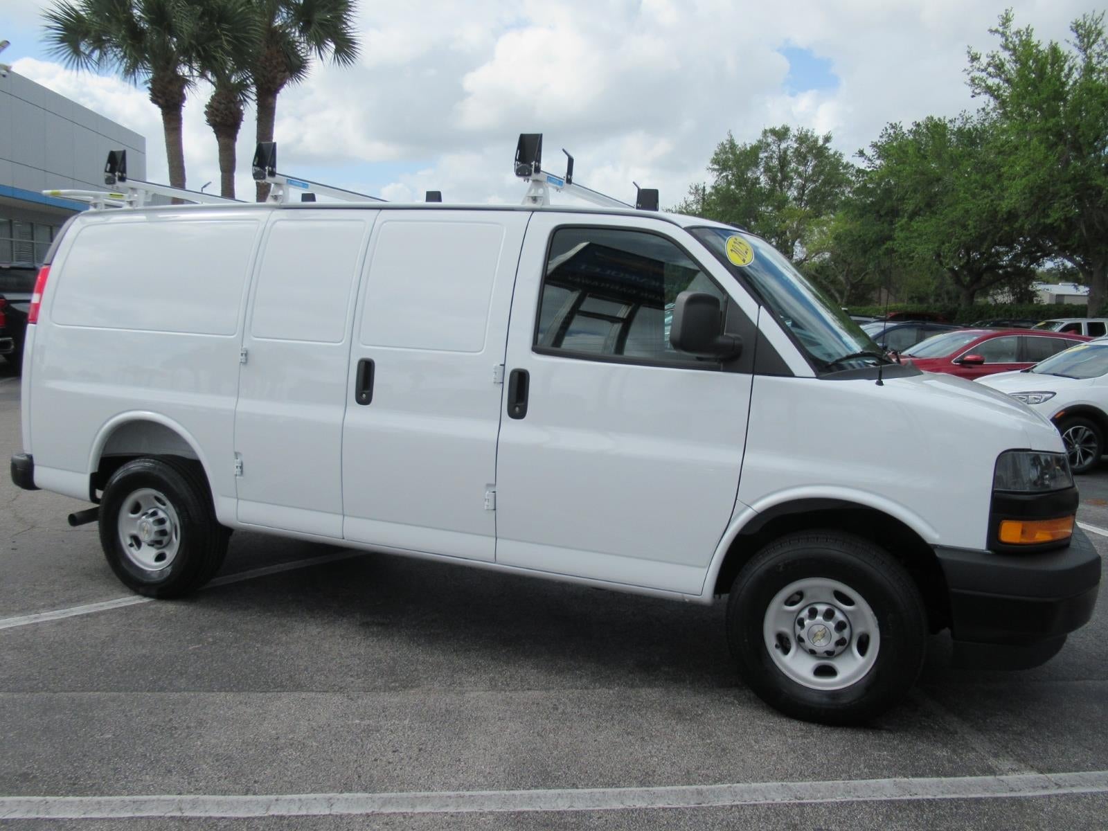 2025 Chevrolet Express Cargo WT