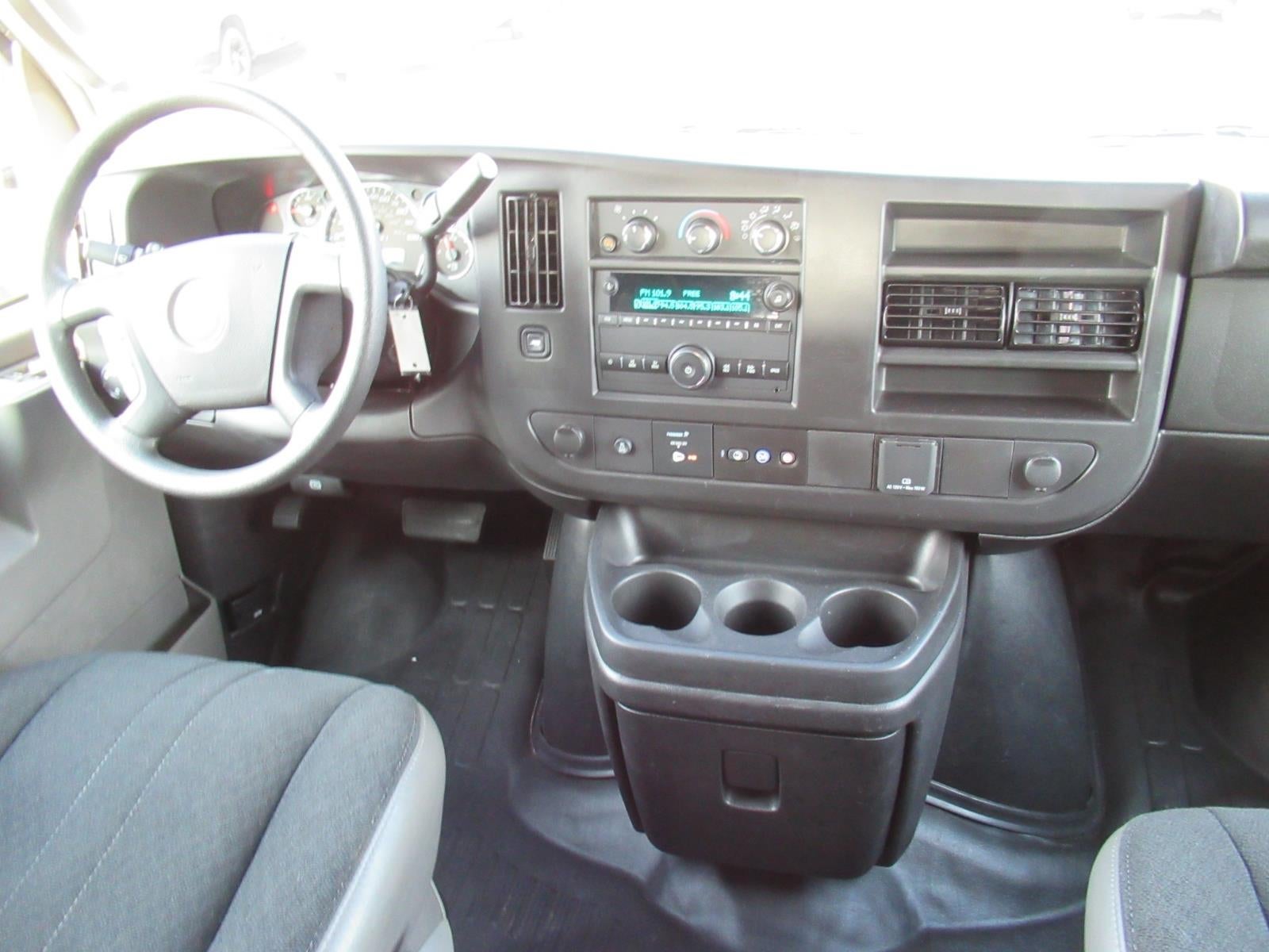 2025 Chevrolet Express Cargo WT