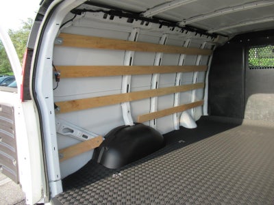 2025 Chevrolet Express Cargo WT