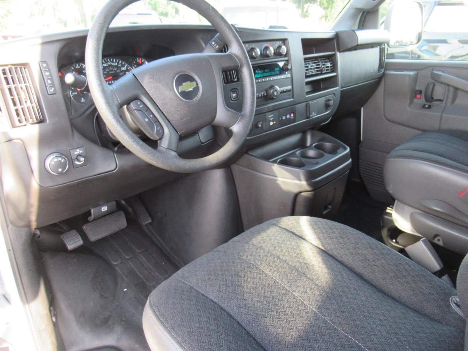 2025 Chevrolet Express Cargo WT
