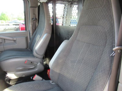 2025 Chevrolet Express Cargo WT