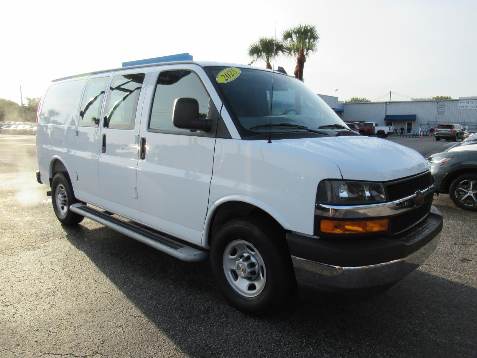2025 Chevrolet Express Cargo WT