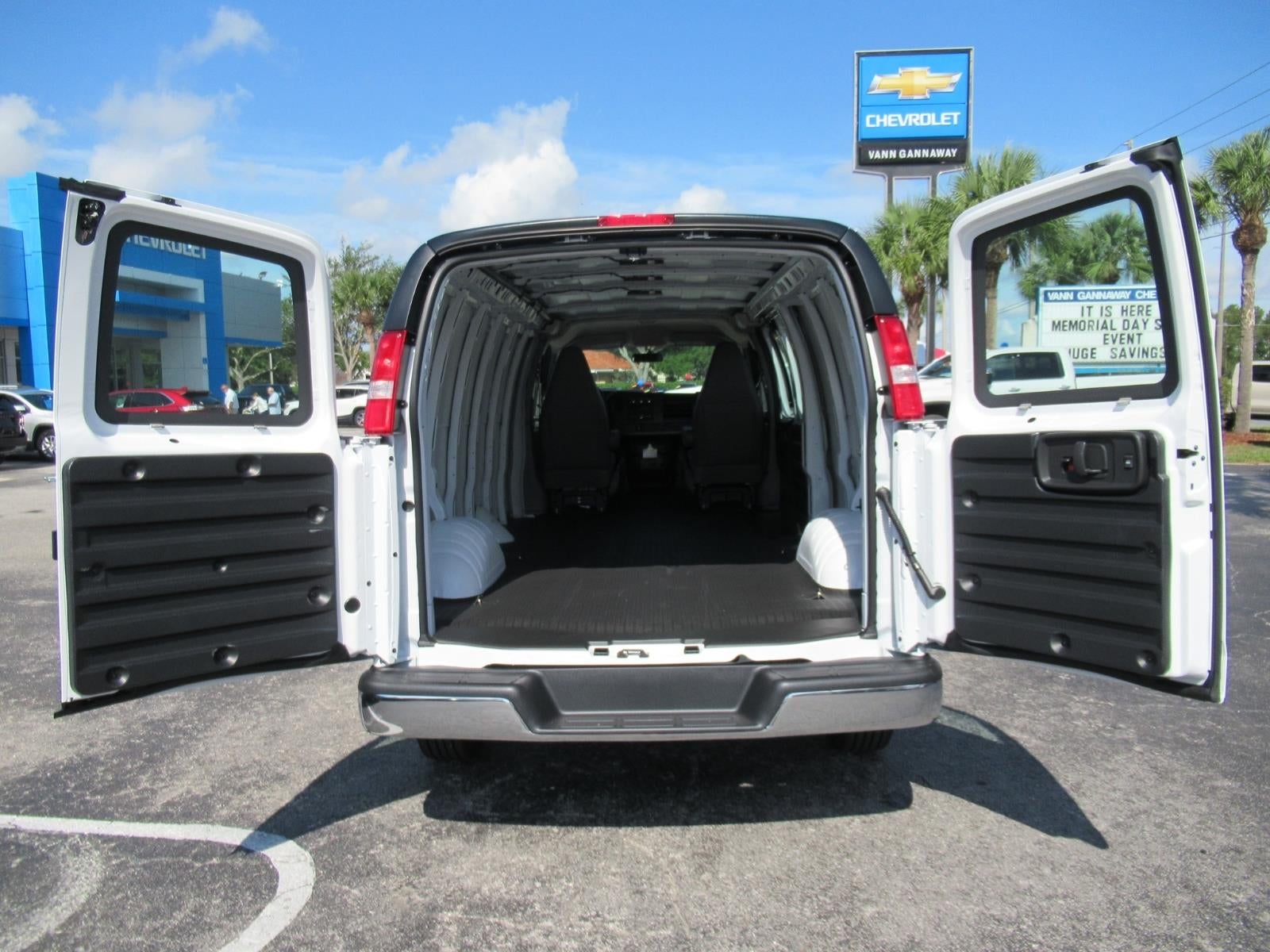 2026 Chevrolet Express Cargo WT