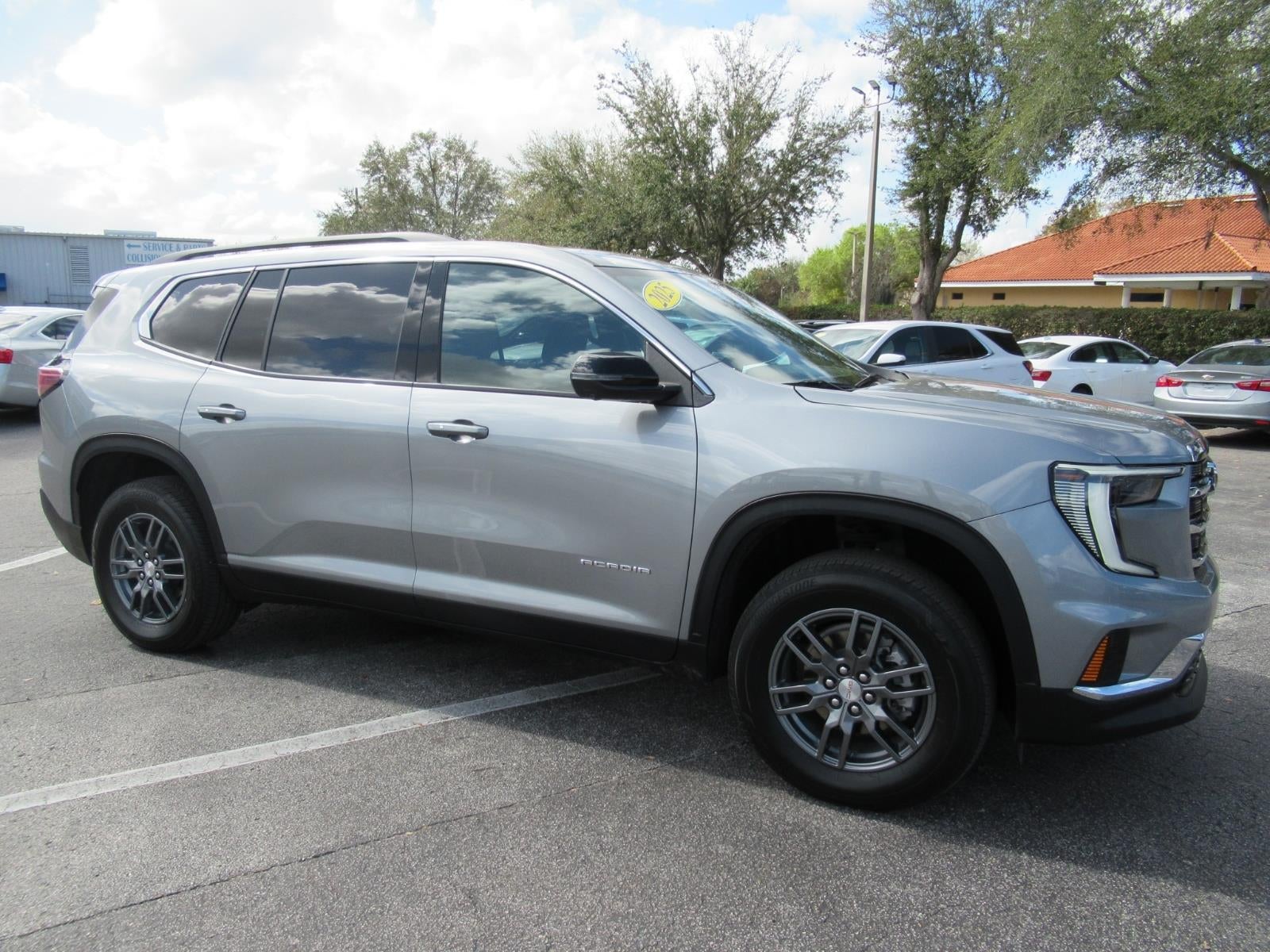 2025 GMC Acadia Elevation