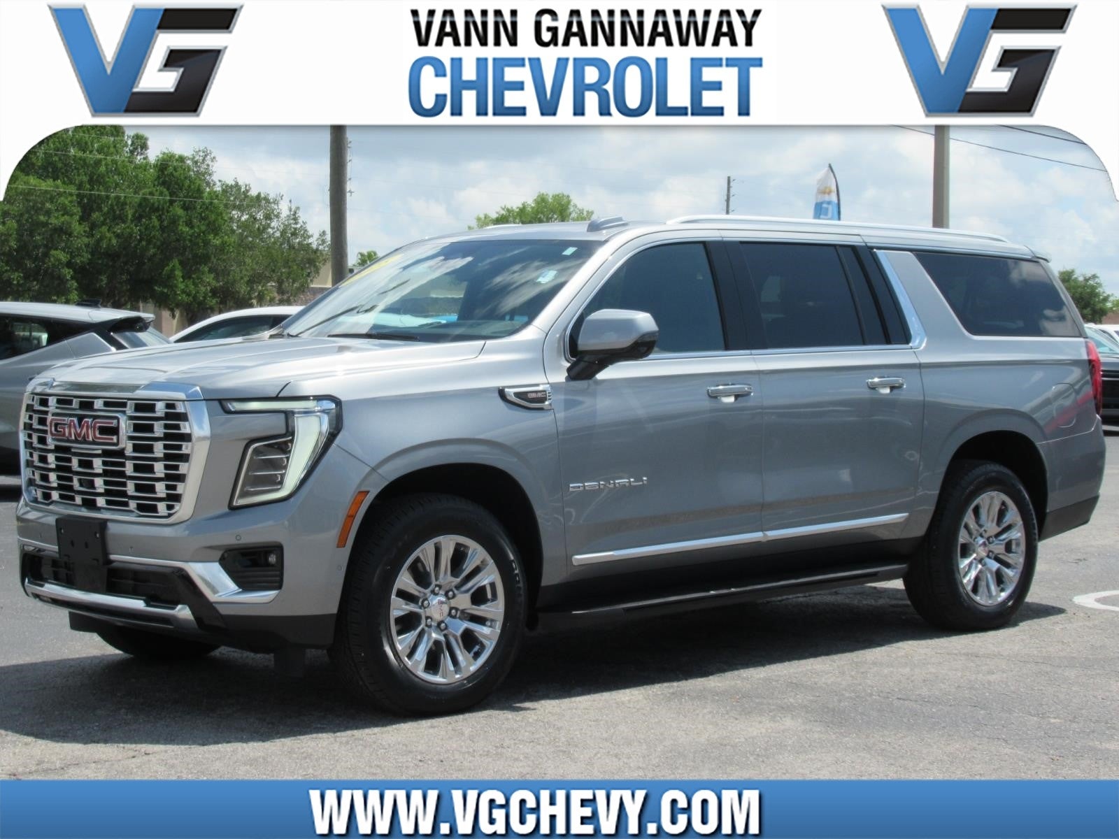 2025 GMC Yukon Denali AWD's photo