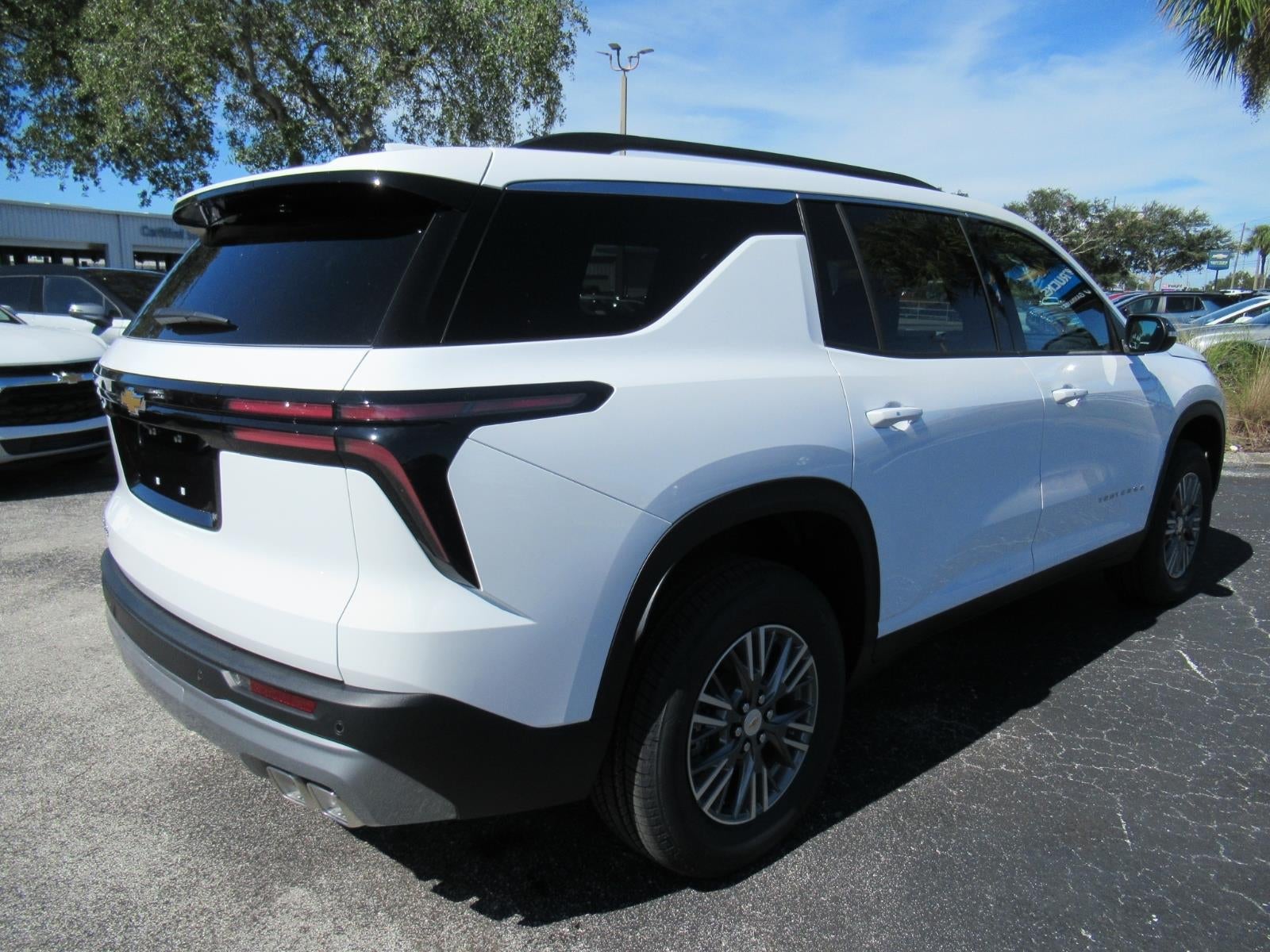 2027 Chevrolet Traverse LT