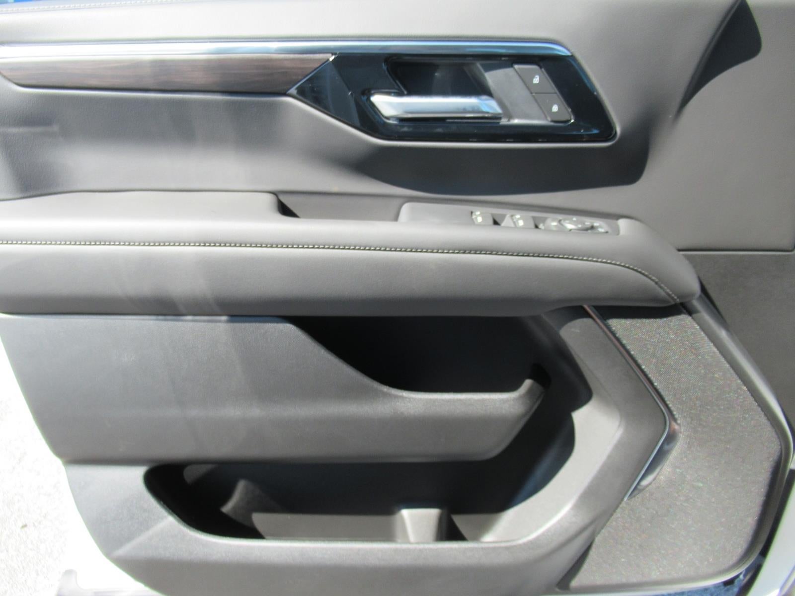 2027 Chevrolet Suburban LS
