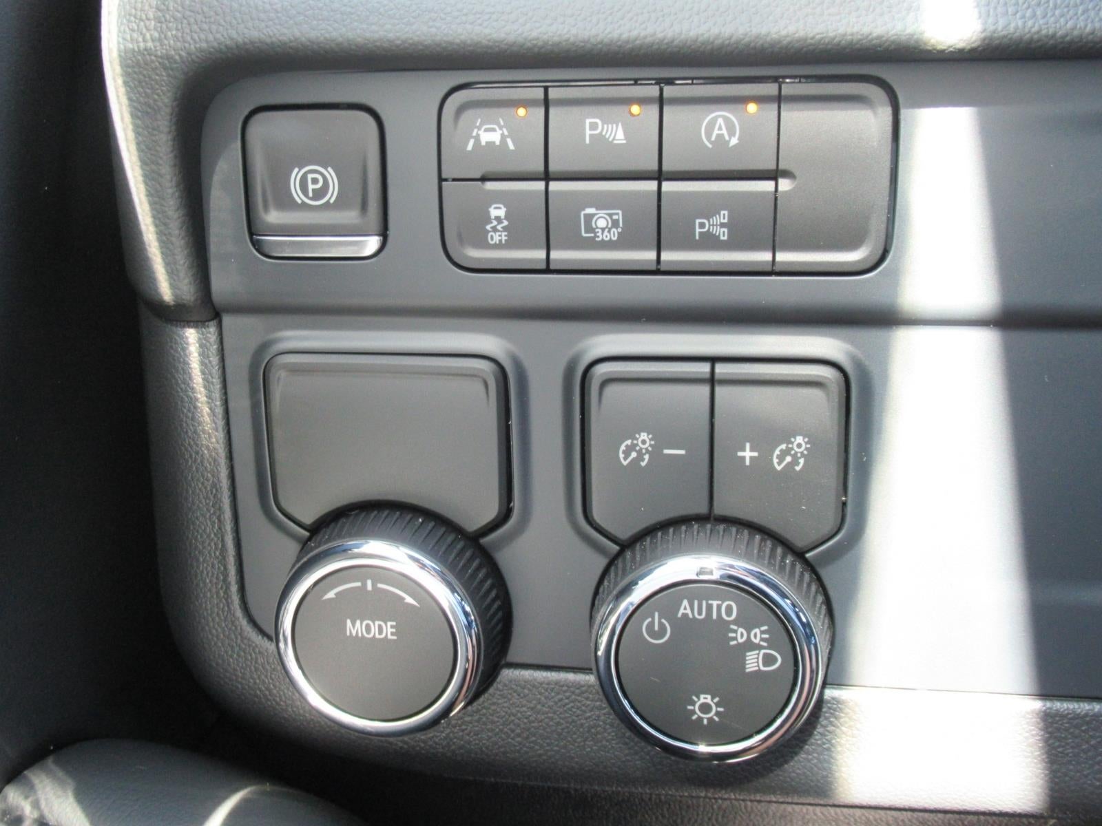 2027 Chevrolet Suburban LS
