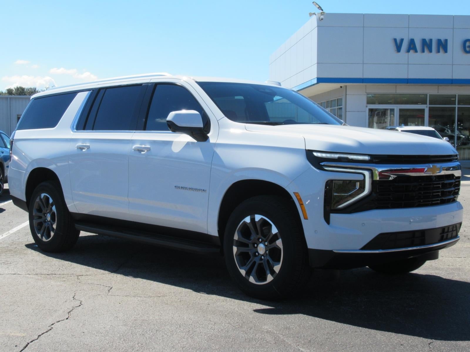 2027 Chevrolet Suburban LS