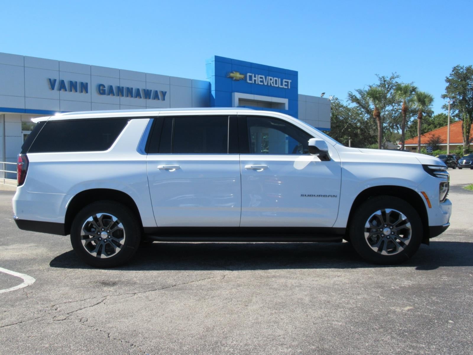 2027 Chevrolet Suburban LS