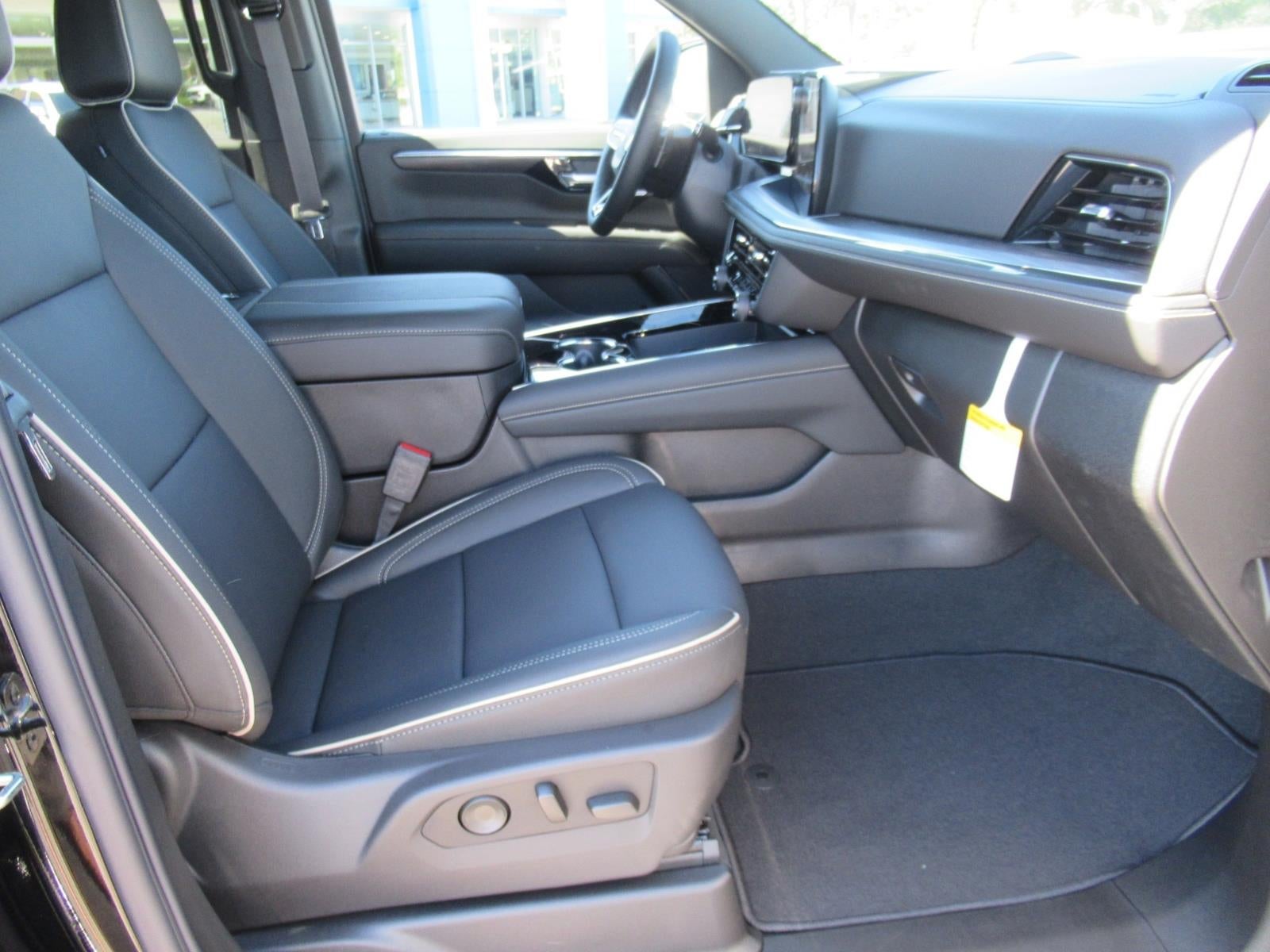 2027 Chevrolet Suburban Premier - Photo 10