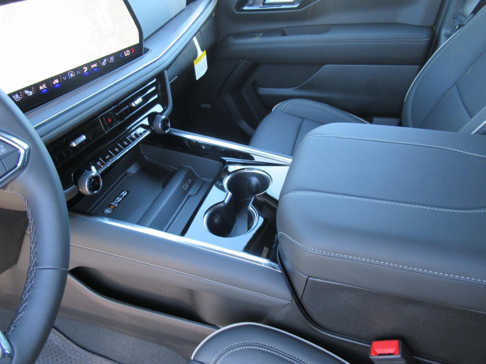 2027 Chevrolet Suburban Premier - Photo 17