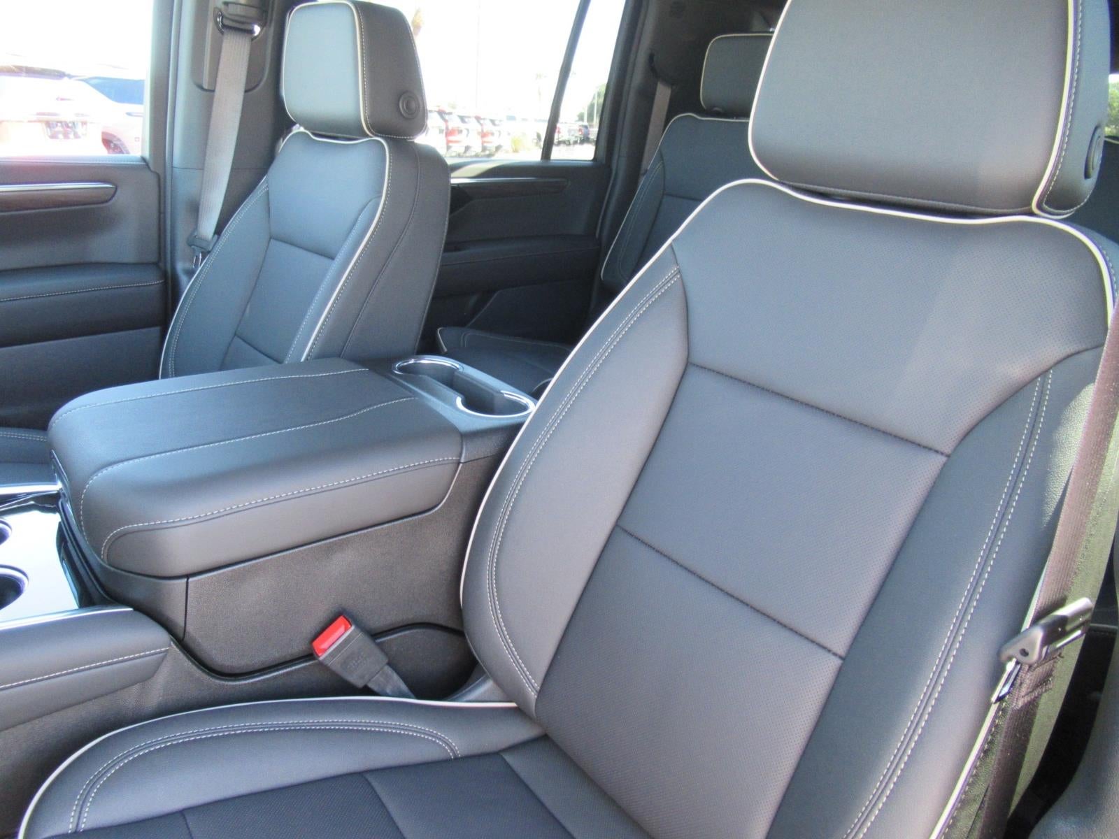 2027 Chevrolet Suburban Premier - Photo 20