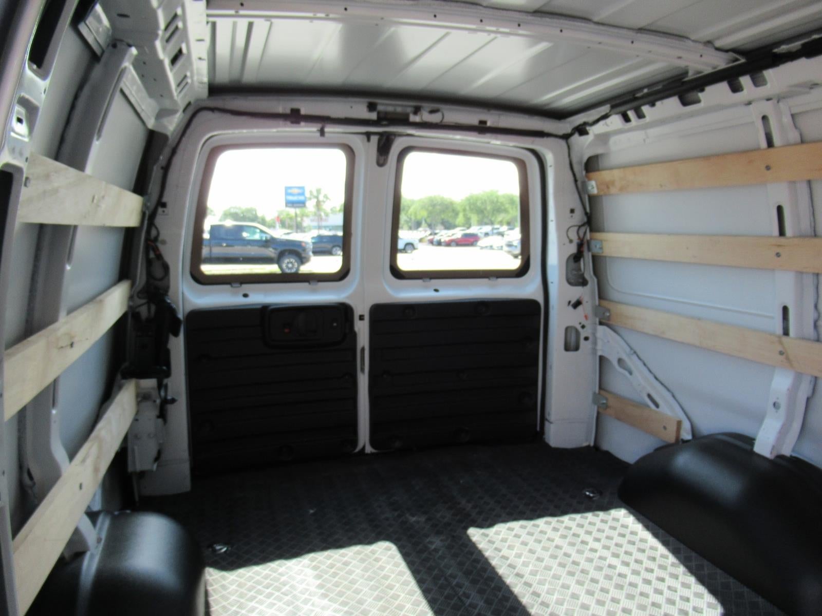 2025 GMC Savana Cargo Work Van