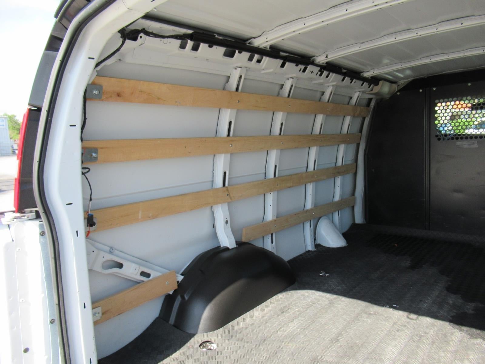2025 GMC Savana Cargo Work Van