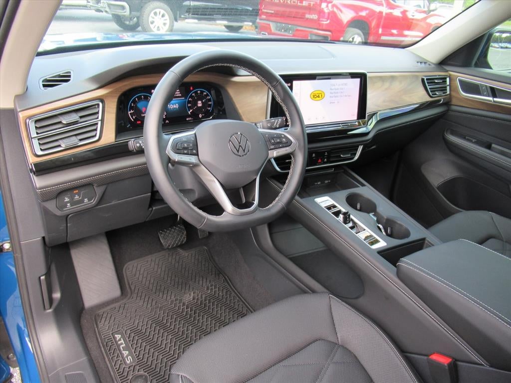 2025 Volkswagen Atlas 2.0T SE