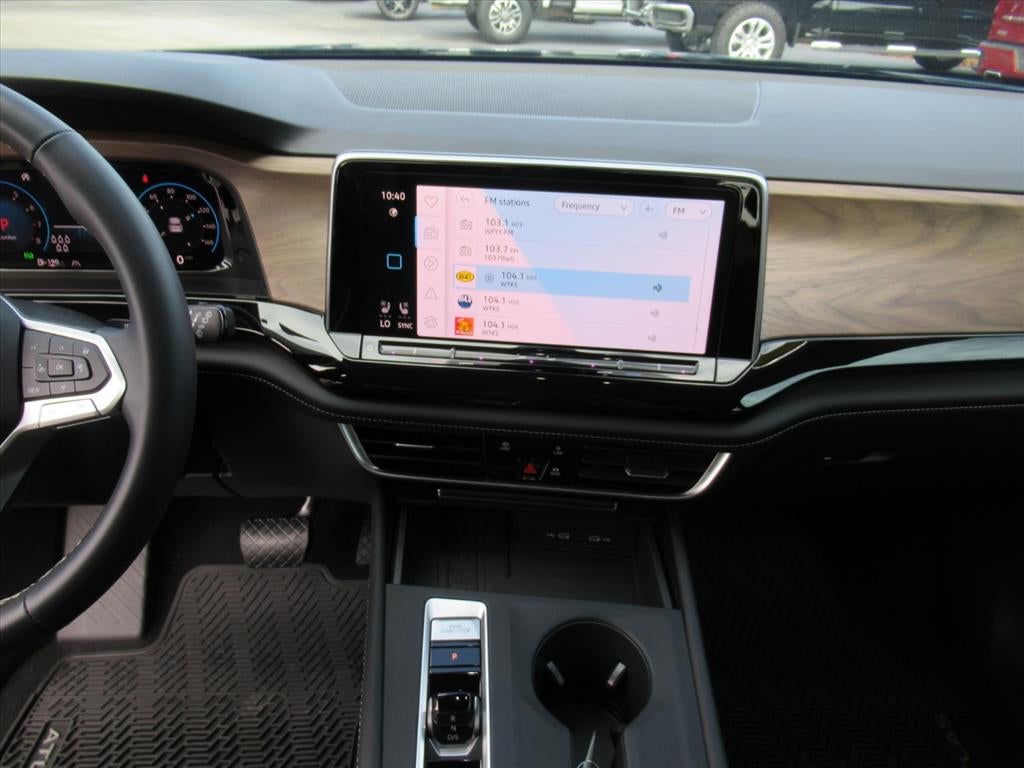 2025 Volkswagen Atlas 2.0T SE