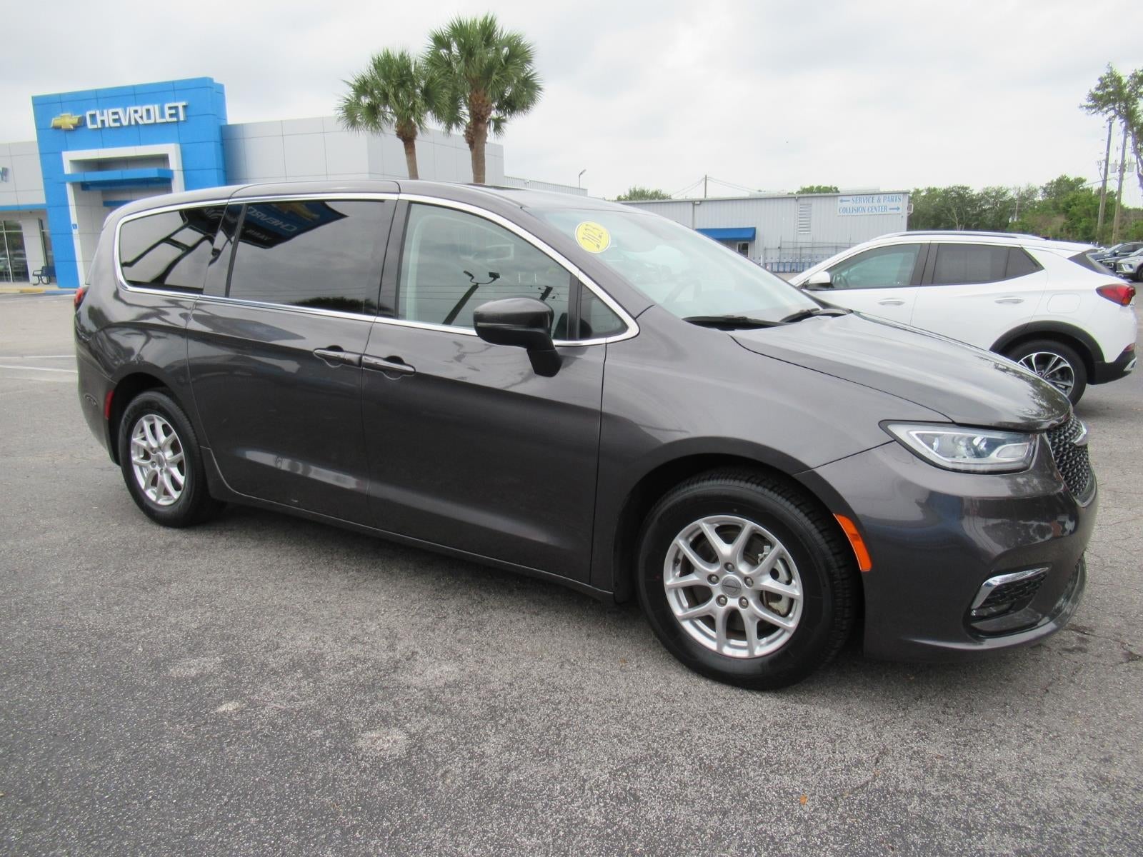 2023 Chrysler Pacifica Touring L