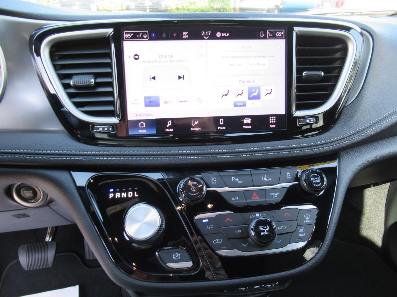 2025 Chrysler Pacifica Select