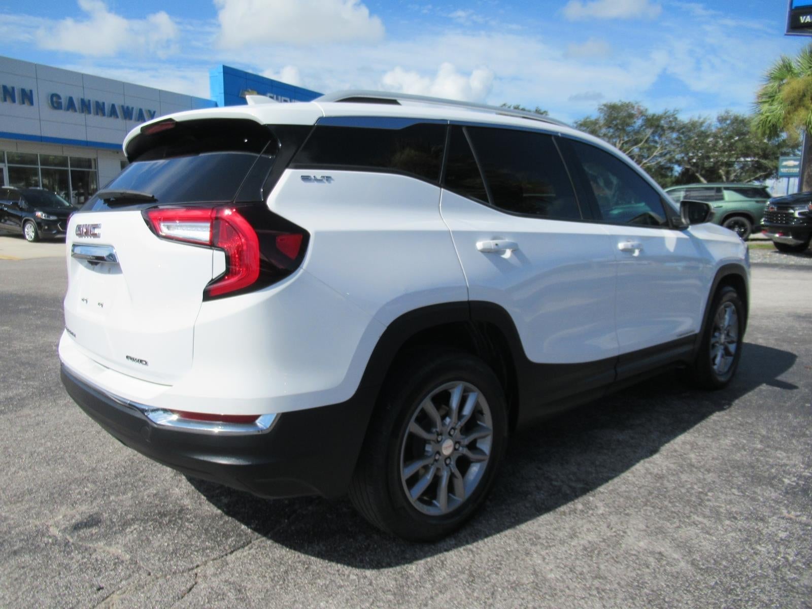 2024 GMC Terrain SLT