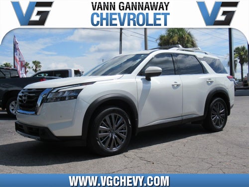 2024 Nissan Pathfinder SL