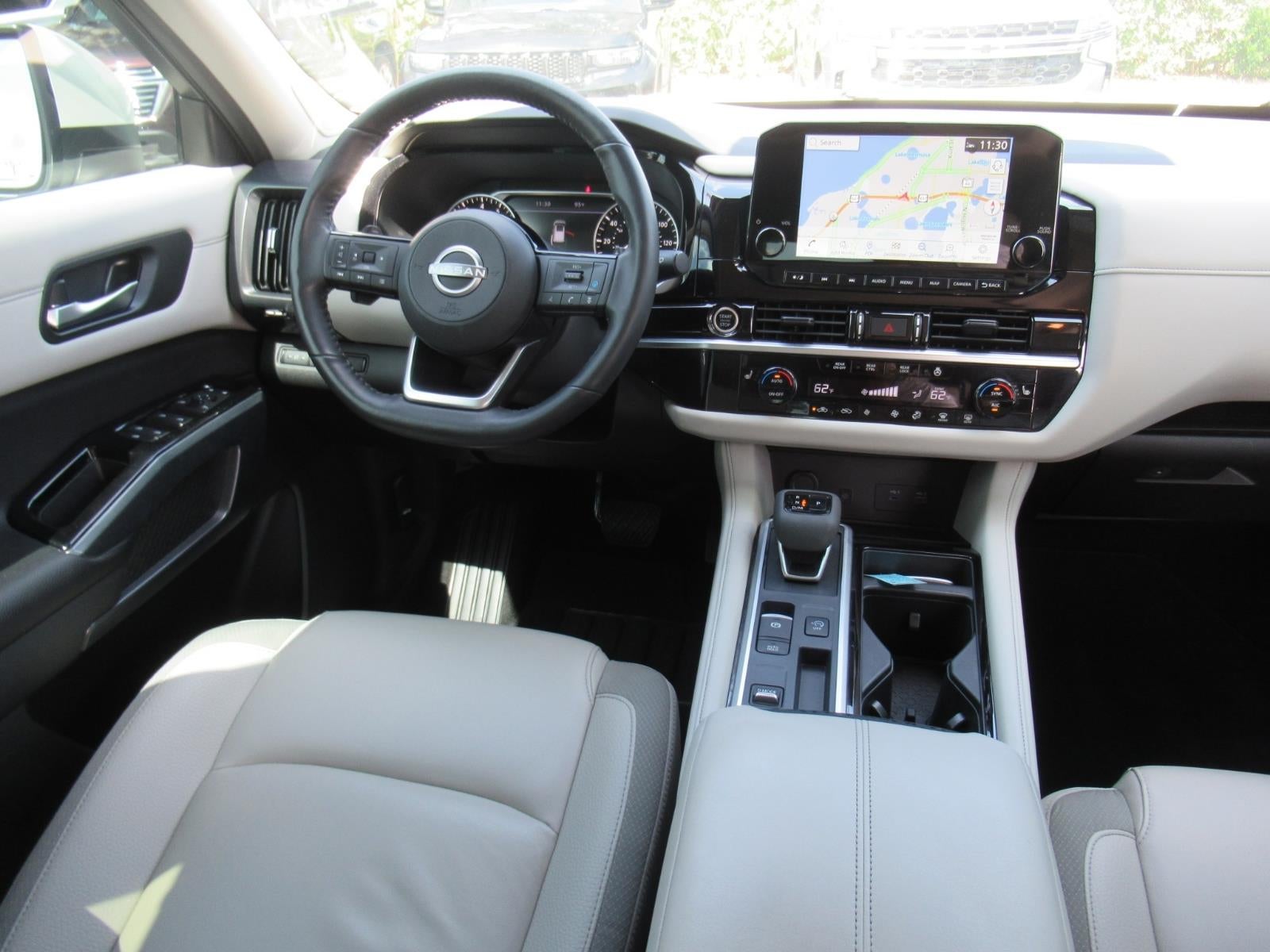2024 Nissan Pathfinder SL