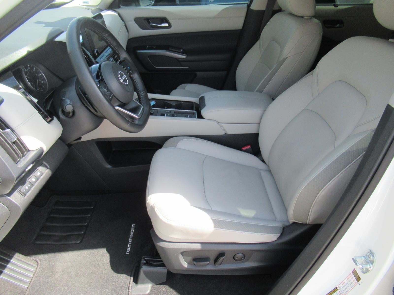 2024 Nissan Pathfinder SL