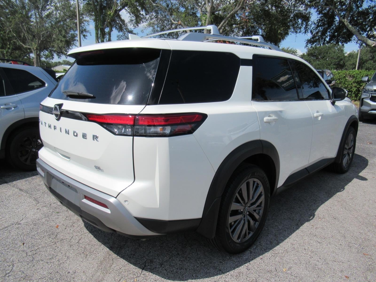 2024 Nissan Pathfinder SL
