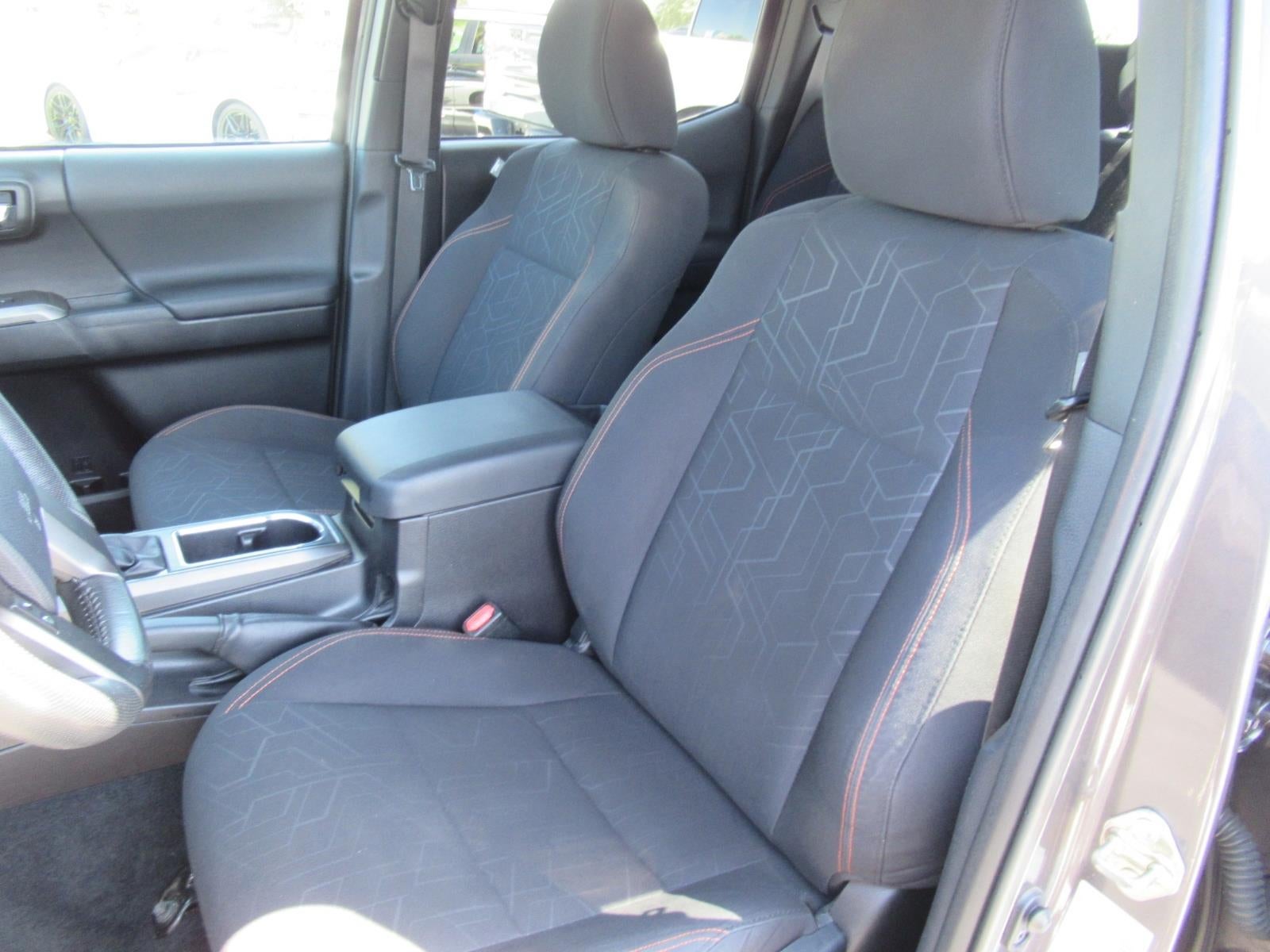 2016 Toyota Tacoma SR