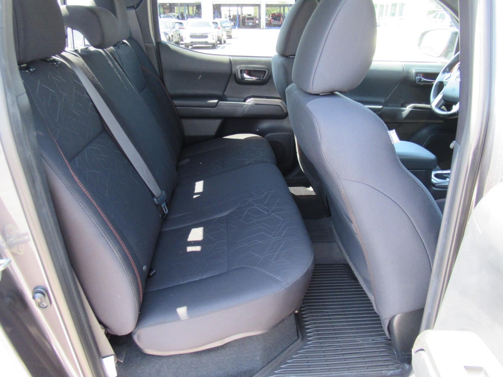 2016 Toyota Tacoma SR