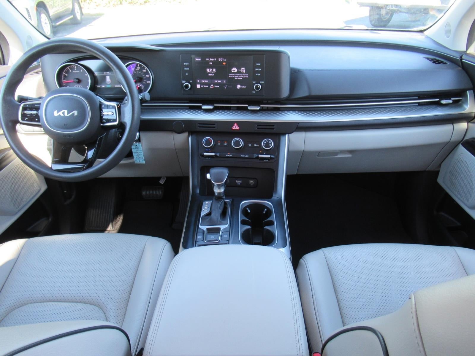 2022 Kia Carnival LX