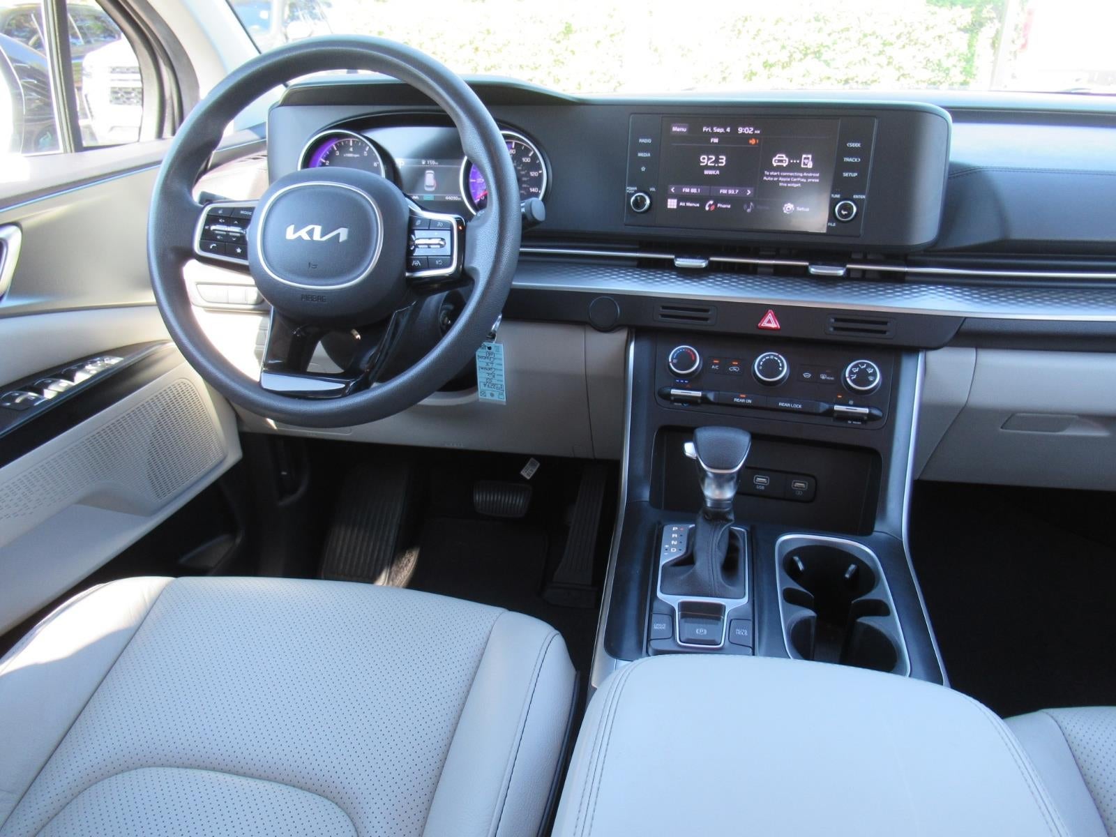 2022 Kia Carnival LX