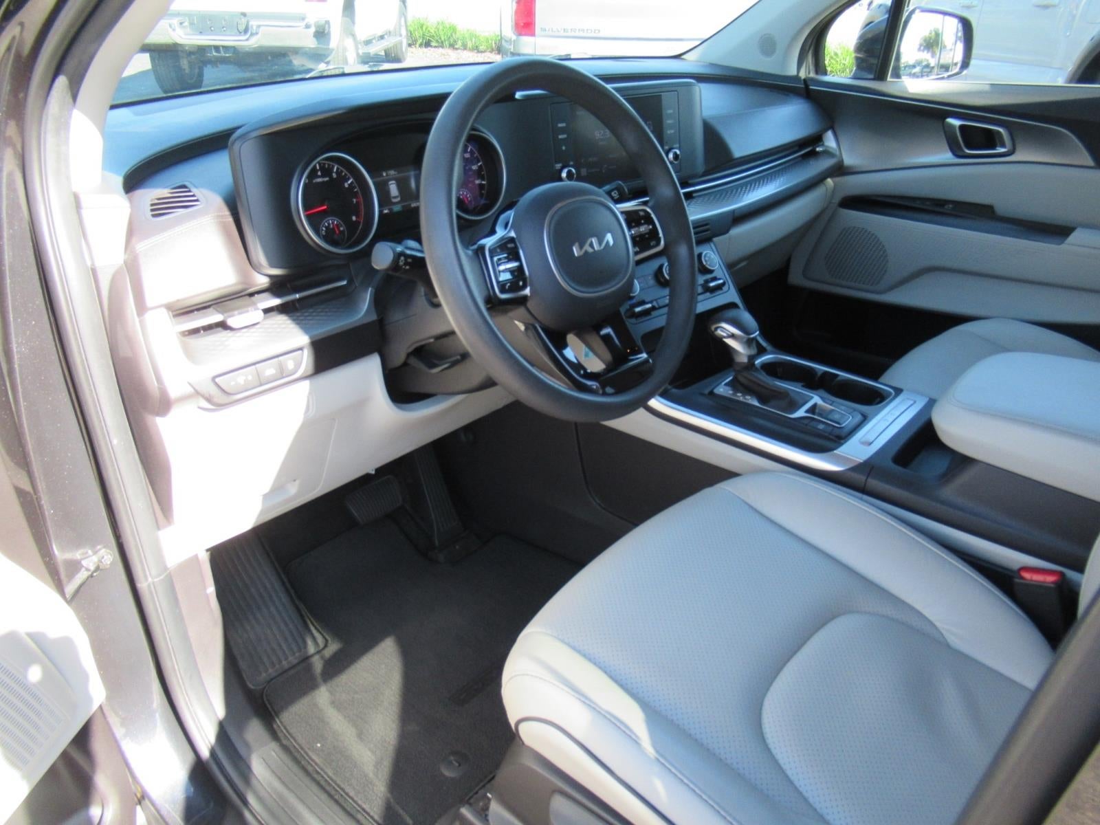 2022 Kia Carnival LX