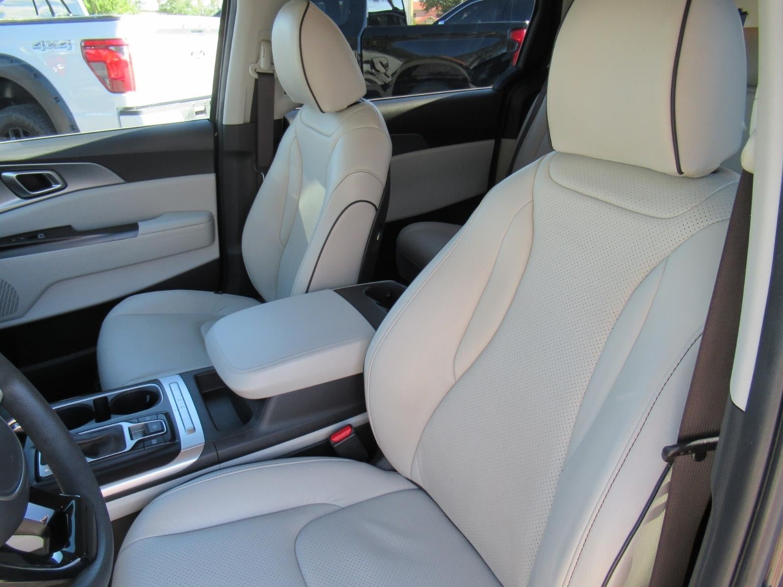 2022 Kia Carnival LX