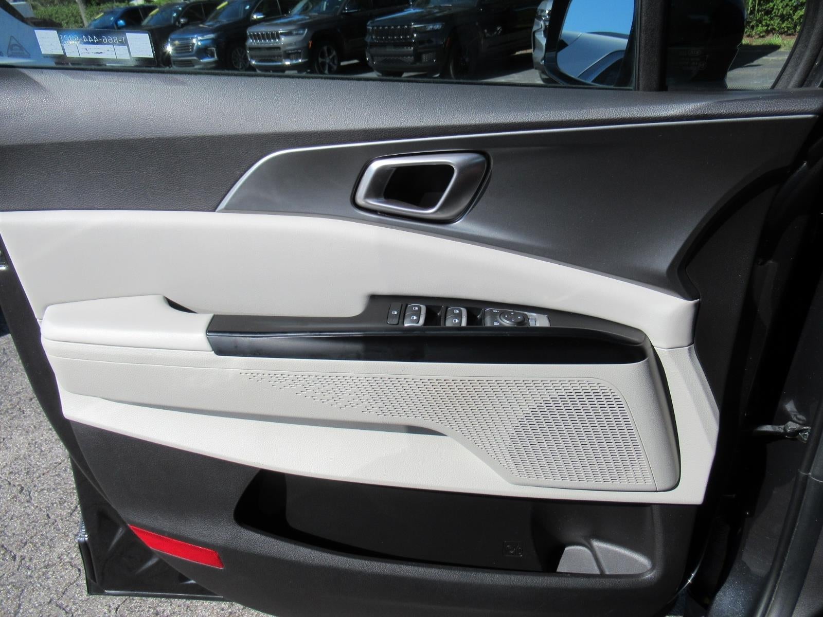 2022 Kia Carnival LX