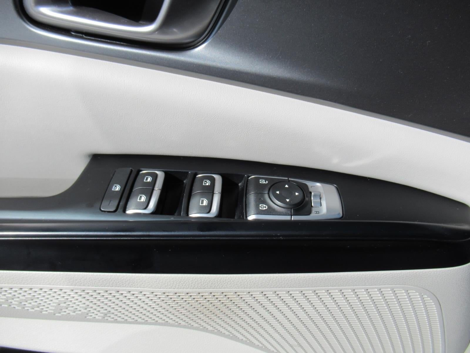 2022 Kia Carnival LX