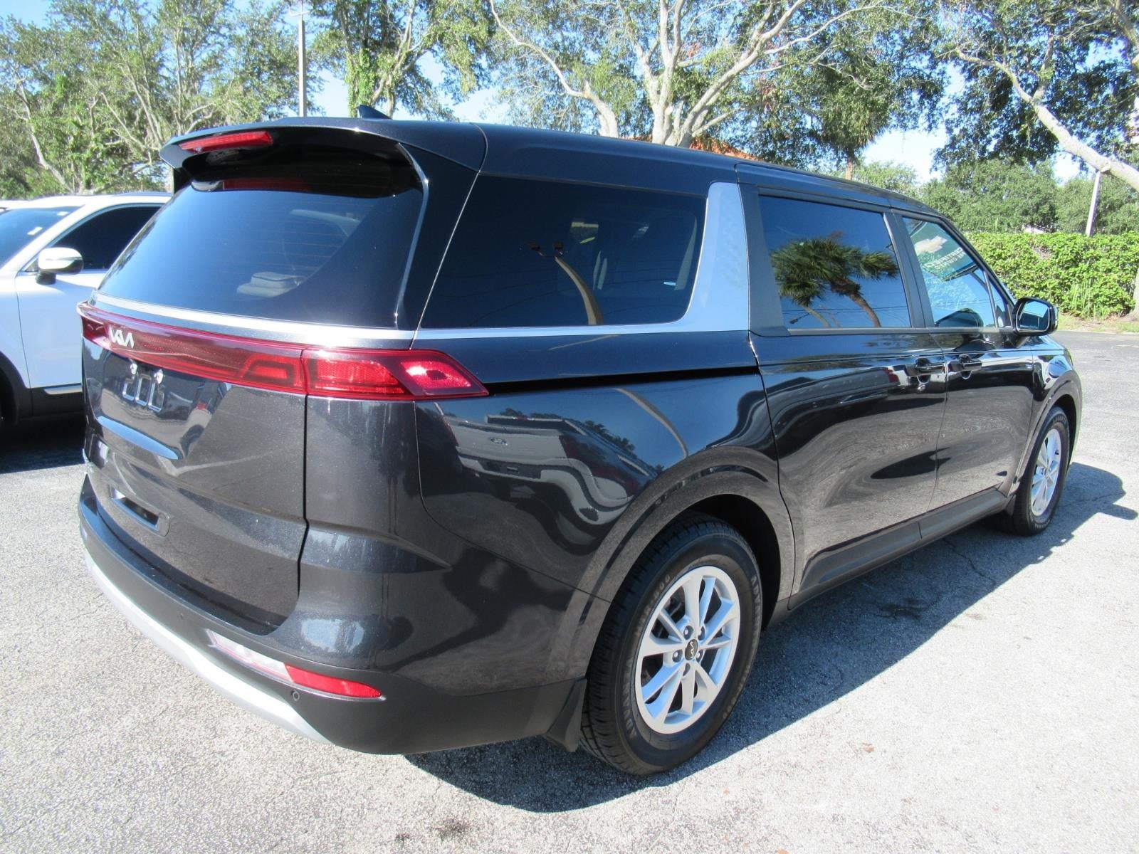 2022 Kia Carnival LX
